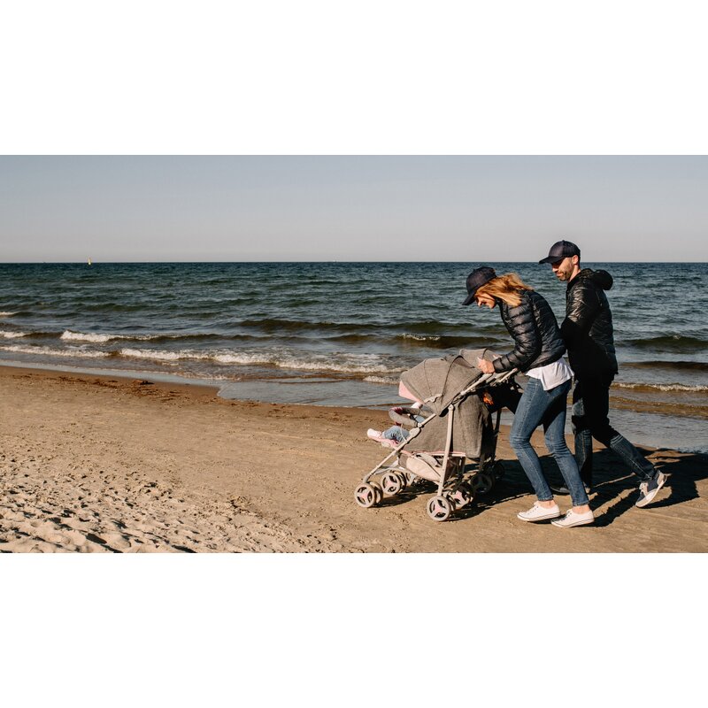 Carucior sport compact, Lionelo, Irma, Spatar ajustabil in 4 pozitii, Suport picioare reglabil, Manere rotative, Pliere tip umbrela, 6- 36 luni, Pana la 15 kg, Conform cu EN1888-1:2018, Roz