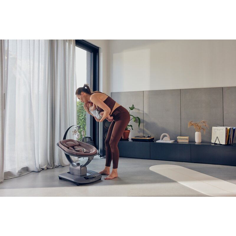 Balansoar si sezlong, Lionelo, Blossom, 5 melodii, 5 moduri de balansare, Cu jucarii, Husa respirabila, 60% bambus, Cu telecomanda, Reglare pozitie scaun pentru somn, Pana la 9 kg, Mov
