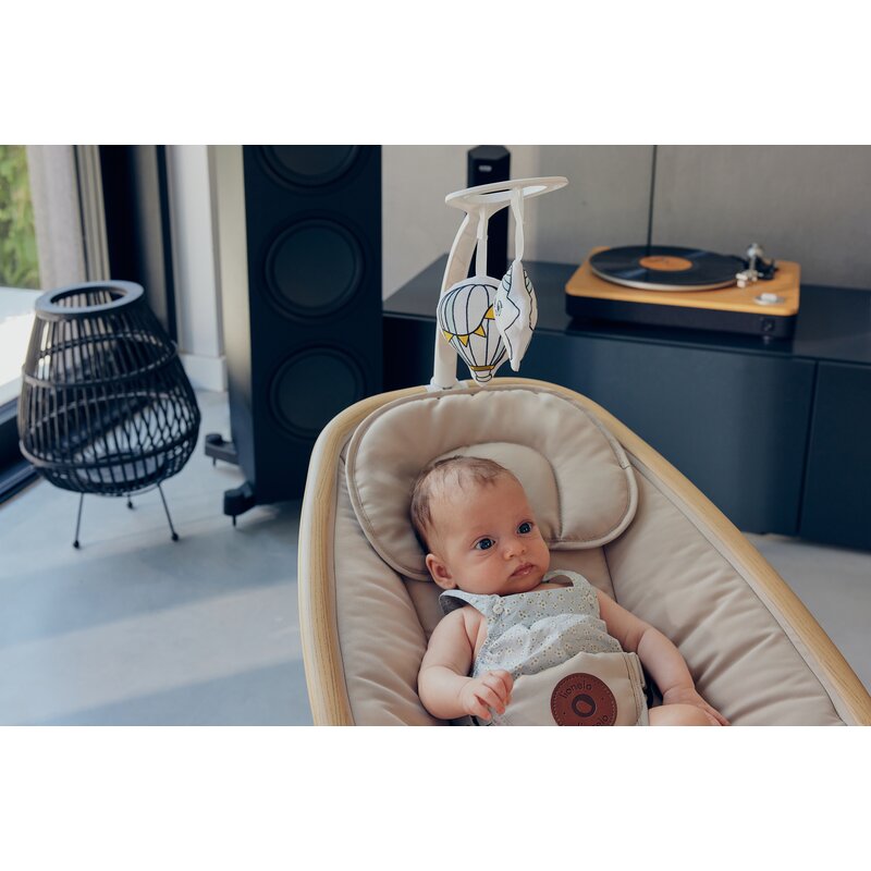 Balansoar si sezlong, Lionelo, Olivia, 2 in 1, Electric, Cu leganare 3D, 5 moduri de balansare in mai multe directii, Cu 13 melodii, Scaun pivotant la 180 grade, Reglabil, Cu arcada jucarii, Bej