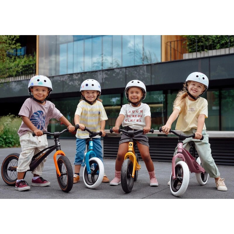 Bicicleta fara pedale, Lionelo, Bart, Usoara, Cu cadru din magneziu, Cu ghidon si sa reglabile, Greutate 3 Kg, 12 inch, Conform cu standardul european de securitate EN71, Purple Amethyst