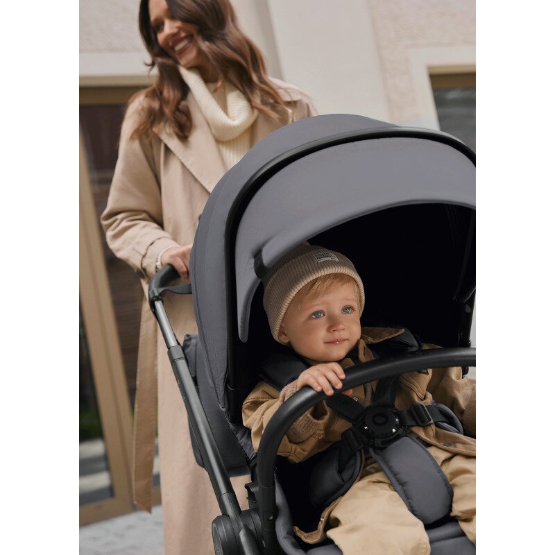 Carucior 2 in 1, Lionelo, Layla, Pana la 22 kg, Cadru aluminiu, Cu landou intarit si salteluta din spuma AirDots, Reversibil, Cu ventilatie 3D, Cu accesorii, EN1888-1, EN1888-2, EN1466, Bej