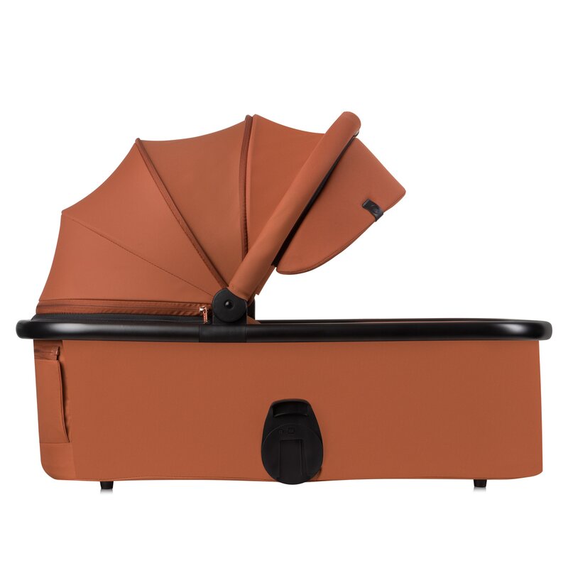 Carucior 2 in 1, Lionelo, Layla, Pana la 22 kg, Cadru aluminiu, Cu landou intarit si salteluta din spuma AirDots, Reversibil, Cu ventilatie 3D, Cu accesorii, EN1888-1, EN1888-2, EN1466, Maro
