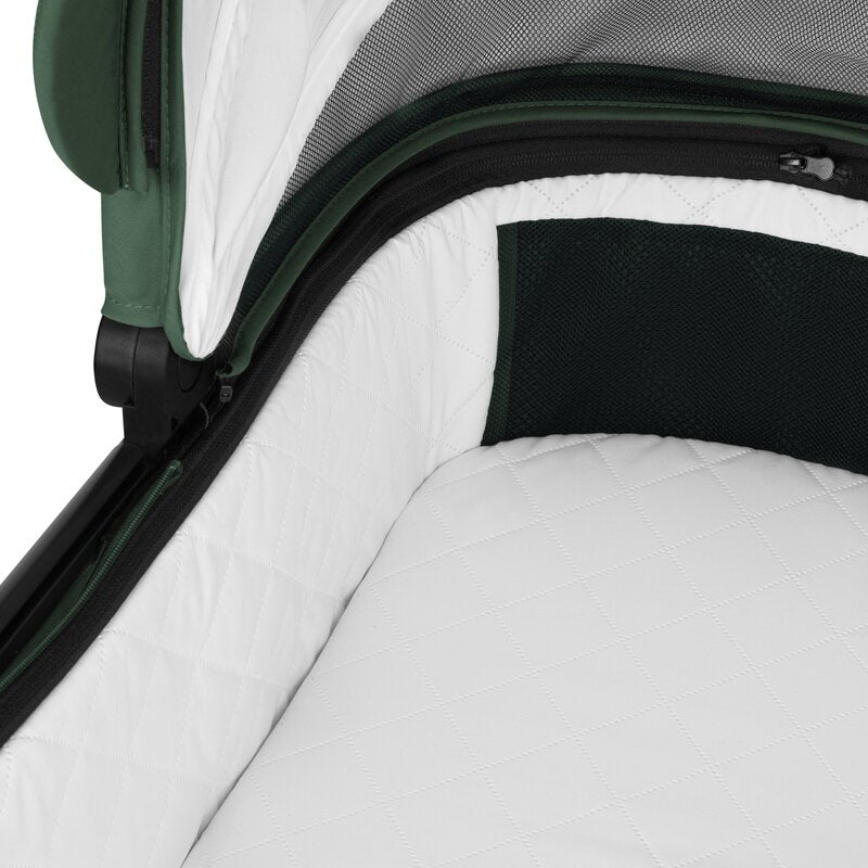 Carucior 2 in 1, Lionelo, Layla, Pana la 22 kg, Cadru aluminiu, Cu landou intarit si salteluta din spuma AirDots, Reversibil, Cu ventilatie 3D, Cu accesorii, EN1888-1, EN1888-2, EN1466, Verde