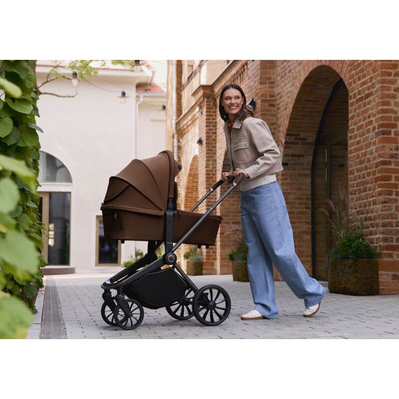 Carucior 2 in 1, Lionelo, Mika Plus, Cadru din aluminiu, Cu landou intarit si salteluta moale, Reversibil, Cu sistem de ventilatie 3D, Cu accesorii, Pana la 22 kg, Conform cu EN1888-1 EN1888-2, EN1466, Mocha Mousse