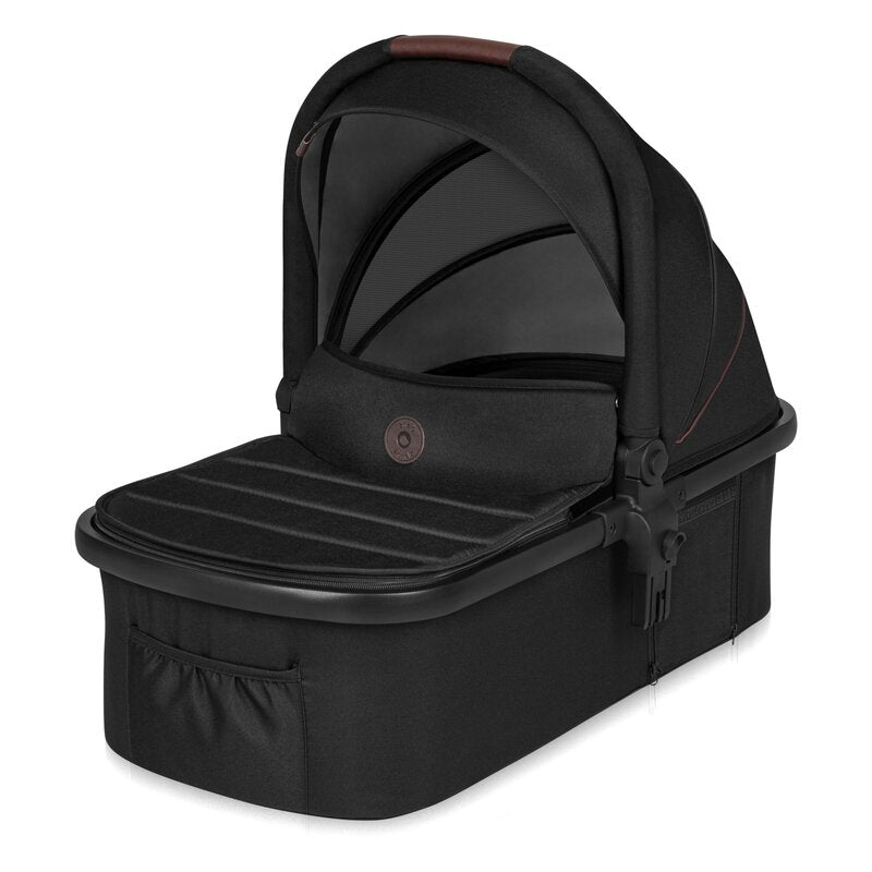 Carucior 3 in 1, Lionelo, Amber, Cadru aluminiu, Cu landou intarit si salteluta moale, Cu scoica auto testata ADAC, Reversibil, Cu accesorii, Geanta parinti, Pana la 22 kg, Negru silver