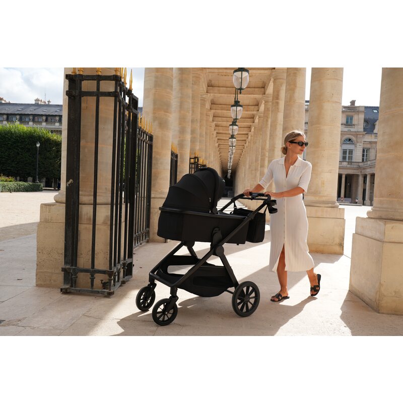 Carucior 3 in 1, Lionelo, Layla, Pana la 22 kg, Cadru aluminiu, Cu landou intarit si salteluta din spuma AirDots, Cu scoica auto testata ADAC, Reversibil, Cu ventilatie 3D, Cu accesorii, EN1888-1, EN1888-2, EN1466, Bej