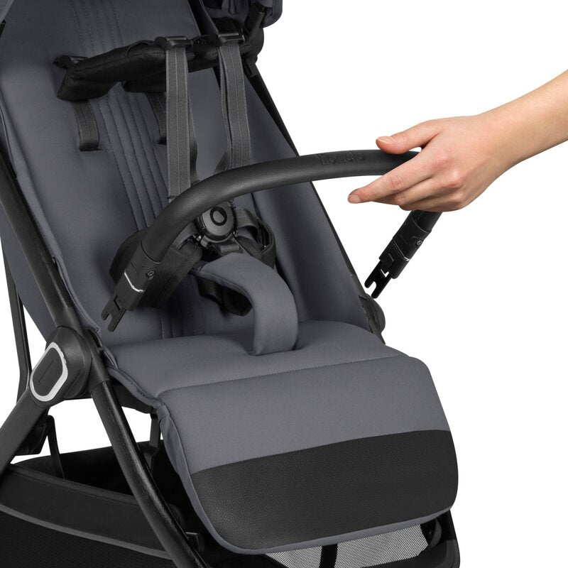 Carucior sport, Lionelo, Bess, Sustine 22 kg, 6 luni+, Capotina impermeabila si protectie SPF 50+, Include suport sticla, Pliere cu o singura mana, Maner pentru transport, Gri