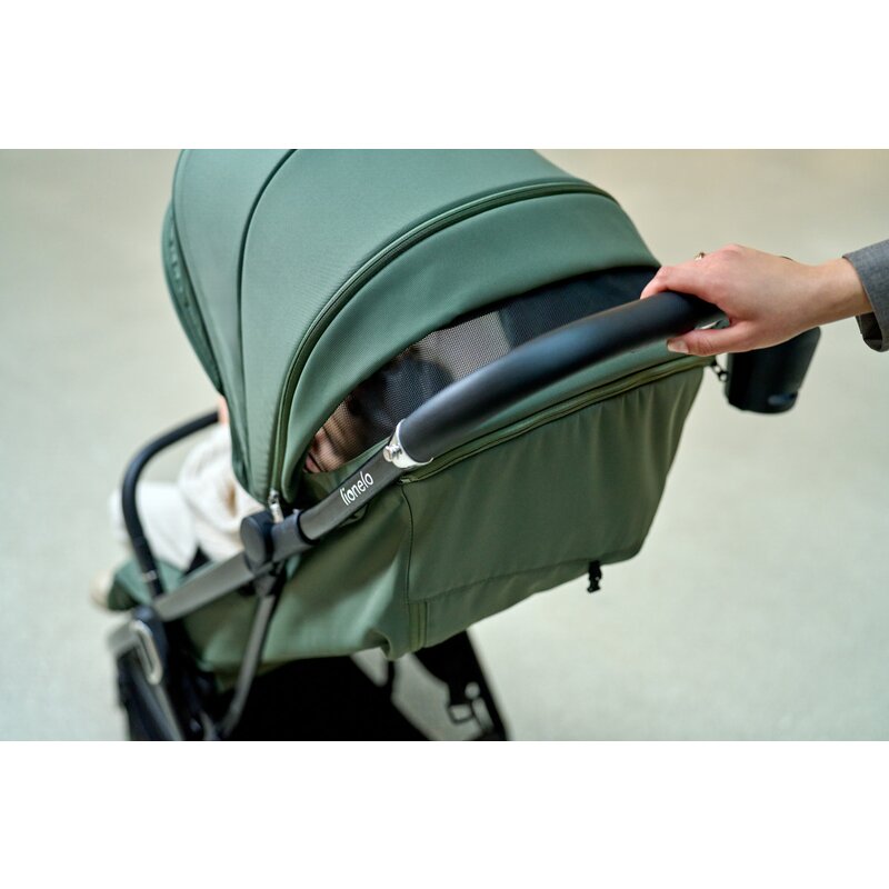 Carucior sport, Lionelo, Bess, Sustine 22 kg, 6 luni+, Capotina impermeabila si protectie SPF 50+, Include suport sticla, Pliere cu o singura mana, Maner pentru transport, Verde