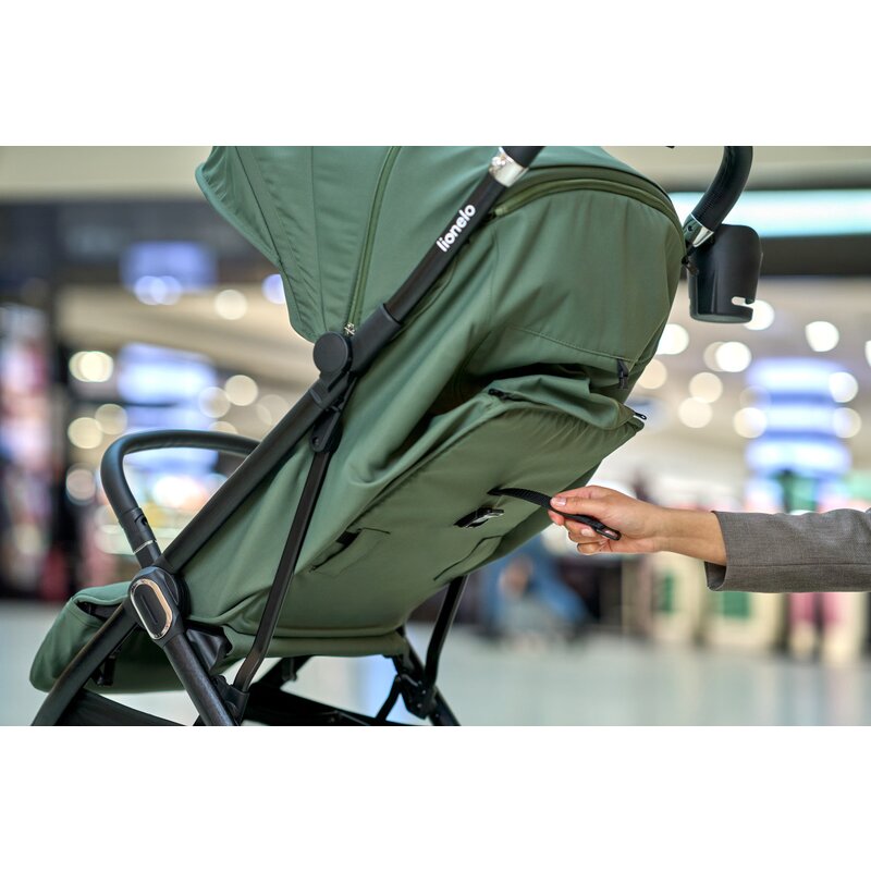 Carucior sport, Lionelo, Bess, Sustine 22 kg, 6 luni+, Capotina impermeabila si protectie SPF 50+, Include suport sticla, Pliere cu o singura mana, Maner pentru transport, Verde