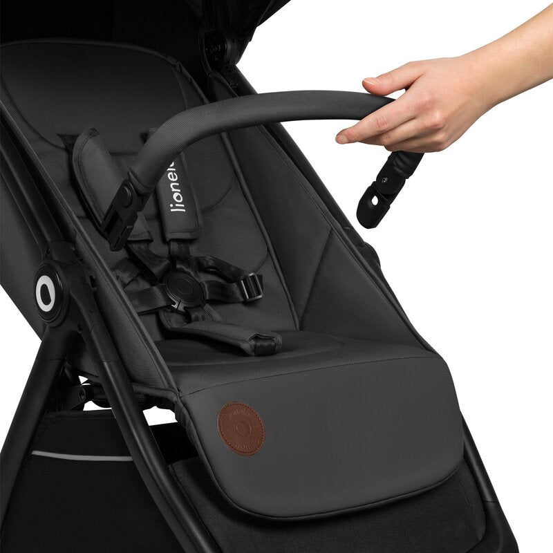 Carucior sport, Lionelo, Ingrid, Capotina impermeabila cu filtru UPF50+, Pana la 22 Kg, Spatar reglabil in 3 pozitii, Include suport pahar si plasa de tantari, Sistem pentru pliere automata, 6 luni+, Gri