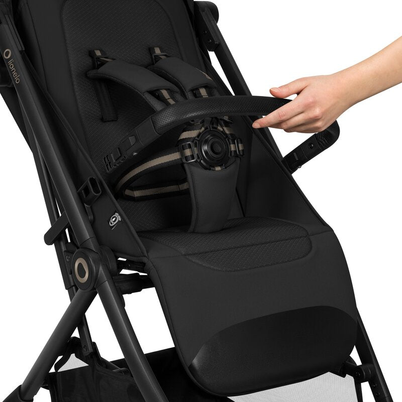Carucior sport, Lionelo, Tansi, Pliere automata, Ultracompact, Manevrare cu o mana, Roti cu tehnologie GravelTech, Spatar si suport picioare reglabile, 6-48 luni, Sustine 22 kg, Negru