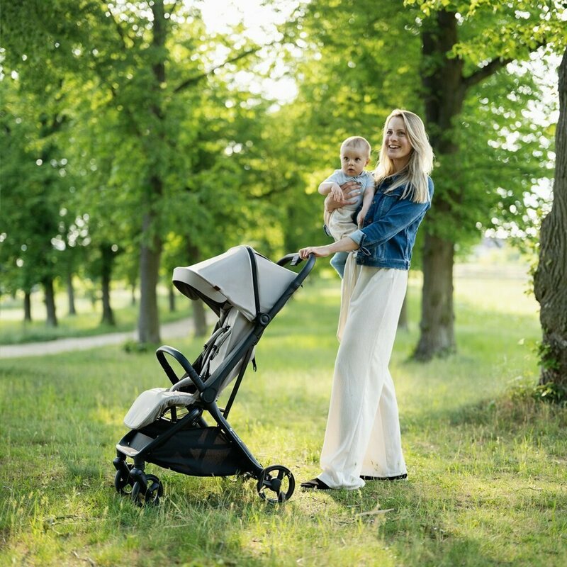 Carucior sport, Petite&Mars, Flip, Pliere compacta cu o mana, Spatar reglabil pana la pozitie de somn, Suport picioare reglabil, Copertina extensibila cu protectie UPF50+, Pana la 22 kg, 0 luni+, Gri