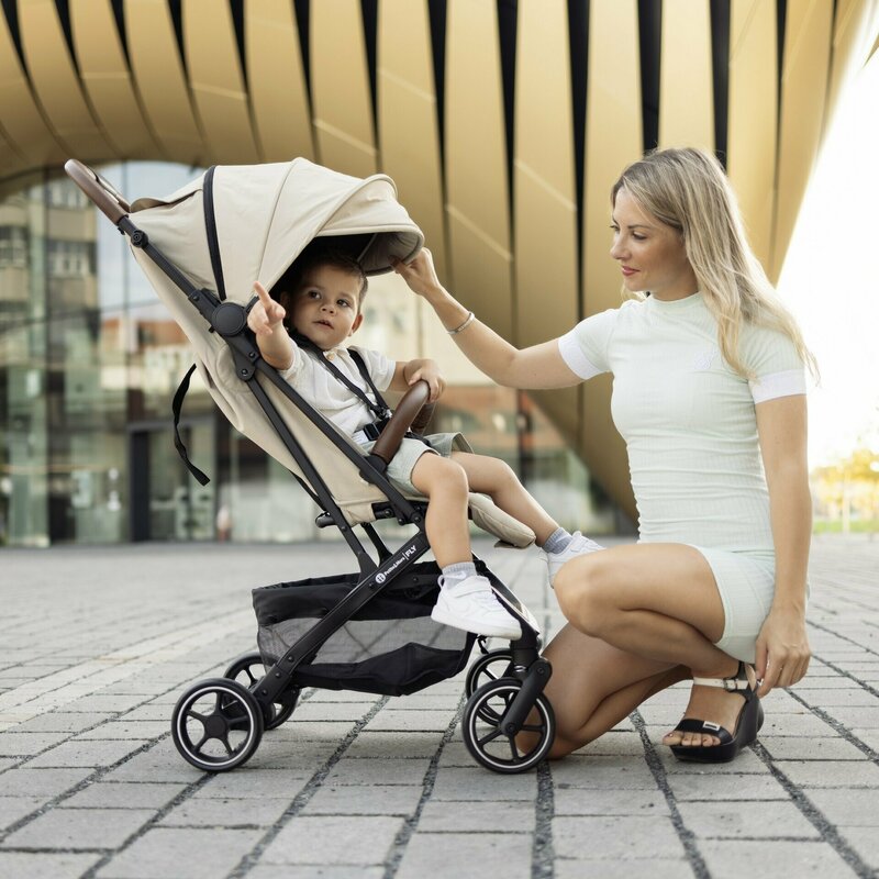 Carucior sport, Petite&Mars, Fly, Pliere compacta, Spatar reglabil pana la pozitie de somn, Suport picioare reglabil, Copertina extensibila cu protectie UPF40+, Suport pahar inclus, Pana la 22 kg, 0 luni+, Bej