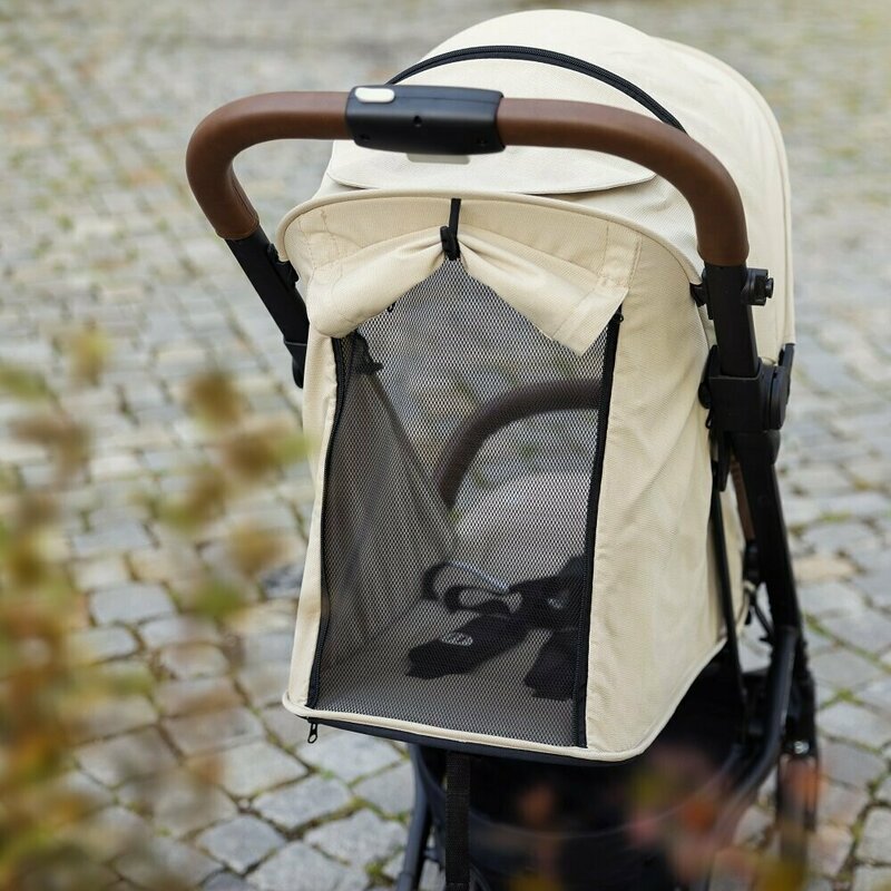 Carucior sport, Petite&Mars, Fly, Pliere compacta, Spatar reglabil pana la pozitie de somn, Suport picioare reglabil, Copertina extensibila cu protectie UPF40+, Suport pahar inclus, Pana la 22 kg, 0 luni+, Verde