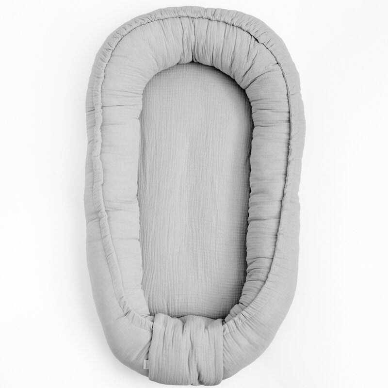 Cosulet bebelus, New Baby, Pentru dormit, Baby Nest 80 x 50 cm, Din muselina, Din materiale certificate Oeko Tex Standard 100, Light Grey