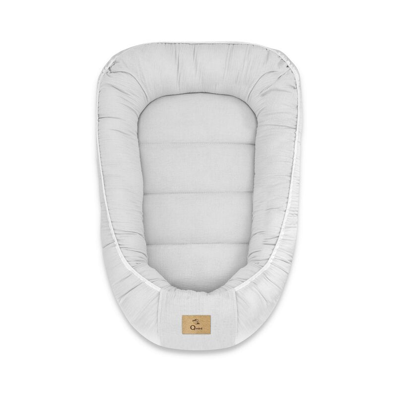 Cosulet bebelus, Qmini, Pentru dormit, Baby Nest 55 x 75 cm, Husa 100% muselina dubla, Material certificat Oeko Tex Standard 100, Gray