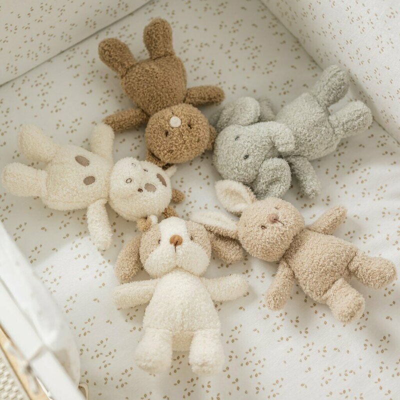 Jucarie plus bebelusi, Nattou, Baby Dog, 24 cm, Material moale si pufos, Prieten de joaca si mangaiere, Stimuleaza simtul tactil si motricitatea fina, 0 luni+, Bej