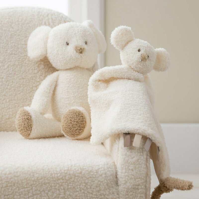 Jucarie plus bebelusi, Nattou, Cuddly Mouse, 24 cm, Material moale si pufos, Stimuleaza simtul tactil si motricitatea fina, Prieten de joaca si mangaiere, 0 luni+, Bej