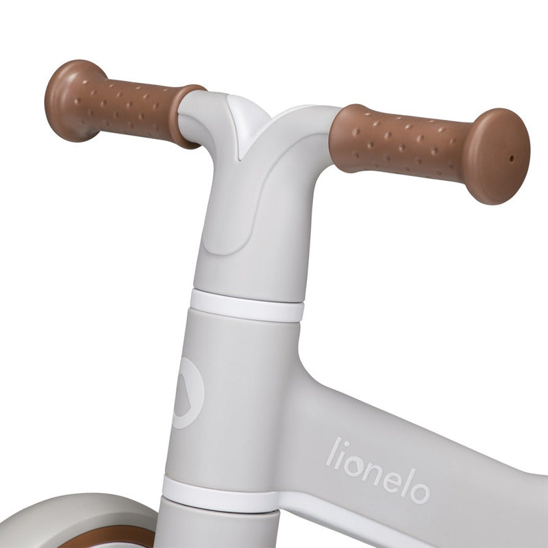 Bicicleta fara pedale, Lionelo, Villy, Cu 4 roti, Din spuma EVA si TPR, Stabila, Manere moi, antiderapante, 12- 36 luni, Sustine pana la 30 kg, Certificata EN 71-1:2014, EN 71-2:2011, EN 71-3:2019, Bej