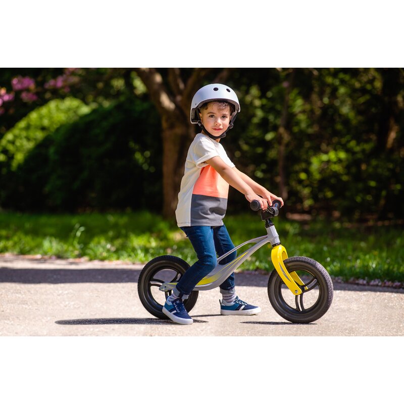 Bicicleta fara pedale, Lionelo, Bart Tour, Usoara, Cu cadru din magneziu, 3.3 Kg, 12 inch, Conform cu standardul european de securitate EN71, Pink Bubblegum