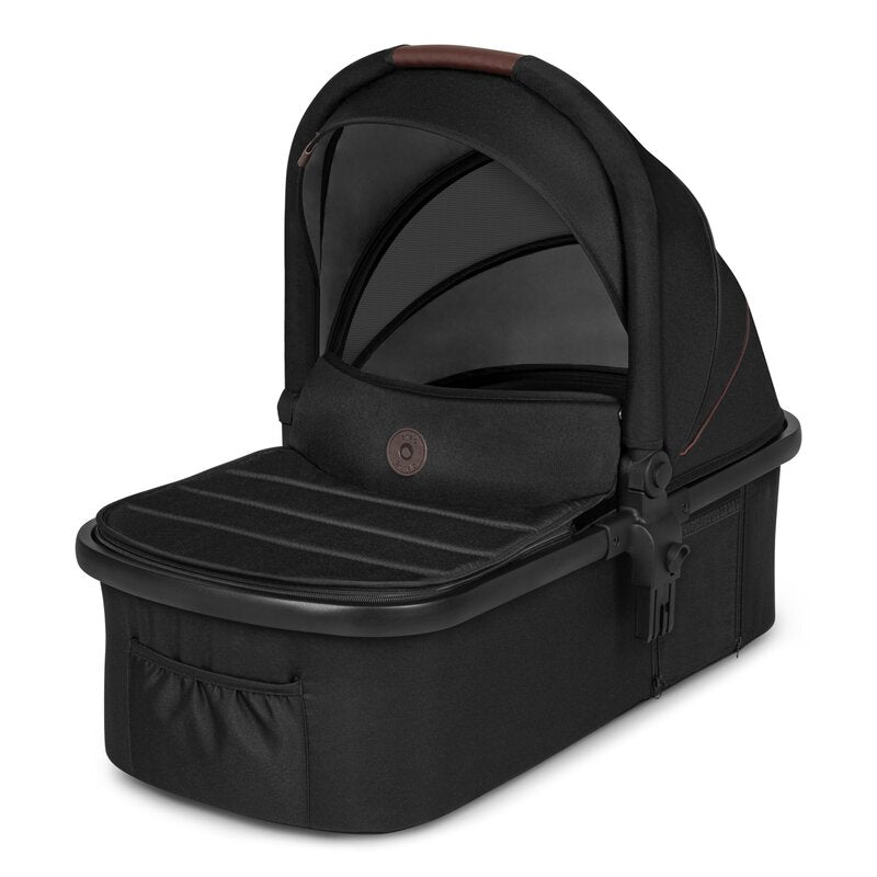 Carucior 3 in 1, Lionelo, Amber, Cadru aluminiu, Cu landou intarit si salteluta moale, Cu scoica auto testata ADAC, Reversibil, Cu accesorii, Geanta parinti, Pana la 22 kg, EN1888-1 EN1888-2 EN1466 ECE R129, Negru onyx