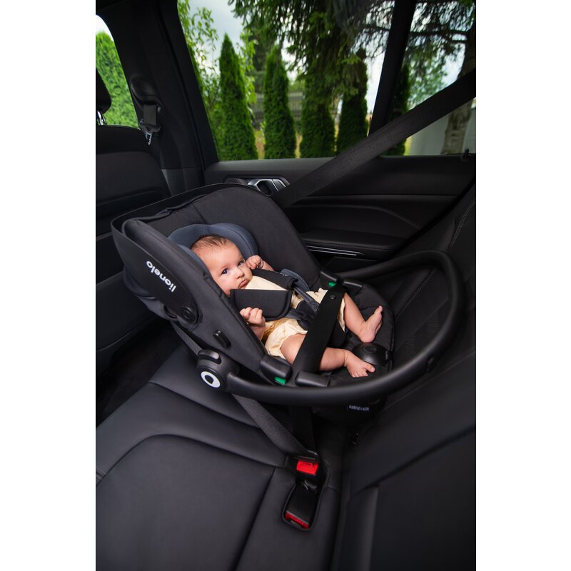 Scoica auto, Lionelo, i-Size Astrid, 0-13 Kg, 40-87 cm, Cu salteluta, Testat ADAC, Conform cu standardul european de securitate R129, Negru/Gri