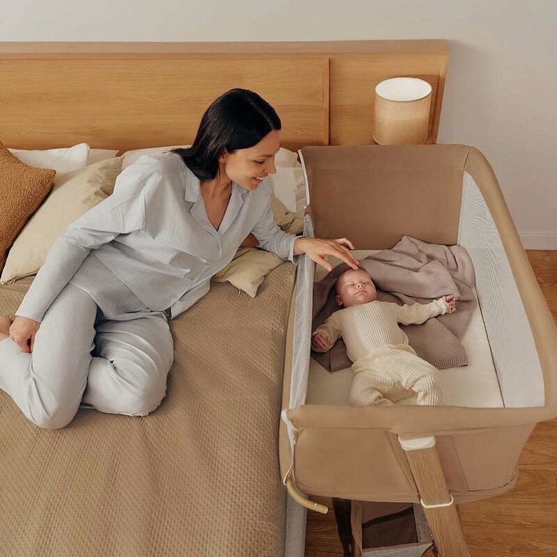 Patut co-sleeper, Lionelo, Thomi Plus, 5 in 1, Multifunctional, Sustine pana la 9 kg ca patut, 15 kg tarc de joaca, 100 kg canapea, Inaltime reglabila in 7 pozitii, De la nastere pana la 4 ani, Cu 2 saltele din spuma T25, 94x70x77-93,5 cm, Maro