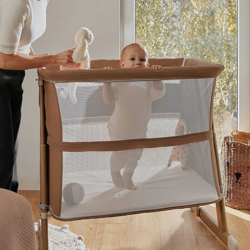 Patut co-sleeper, Lionelo, Thomi Plus, 5 in 1, Multifunctional, Sustine pana la 9 kg ca patut, 15 kg tarc de joaca, 100 kg canapea, Inaltime reglabila in 7 pozitii, De la nastere pana la 4 ani, Cu 2 saltele din spuma T25, 94x70x77-93,5 cm, Maro