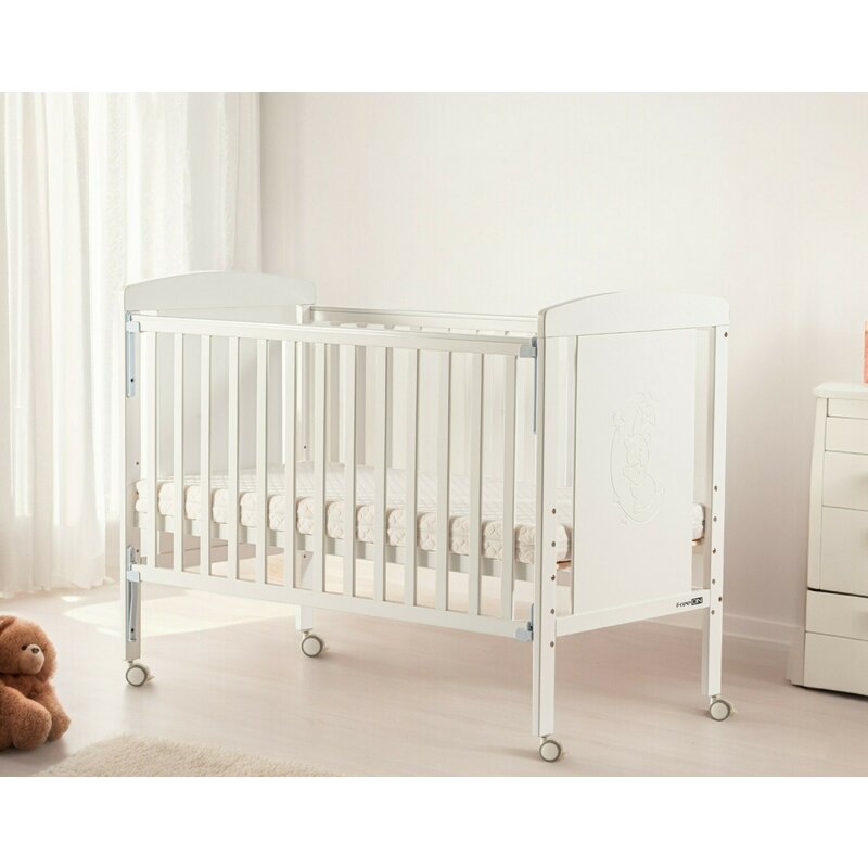 Patut din lemn bebe, 120x60 cm, Cu laterala culisanta, Din pin si mdf, Cu roti, Sina dentitie, Stabil si rezistent, White, FreeON, Mia