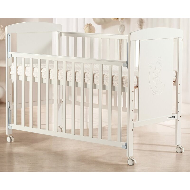 Patut din lemn bebe, 120x60 cm, Cu laterala culisanta, Din pin si mdf, Cu roti, Sina dentitie, Stabil si rezistent, White, FreeON, Mia
