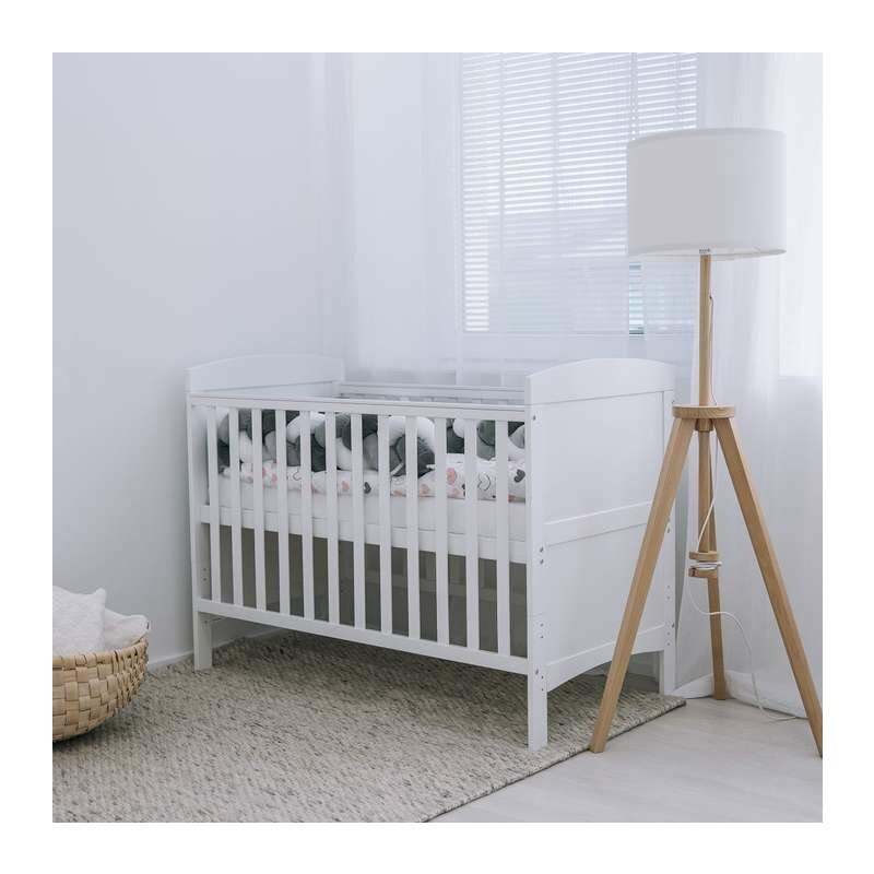 Patut din lemn bebe, 120x60 cm, Transformabil pentru bebe si junior, Din lemn de pin si mdf, Cu sina speciala pentru dentitie, Stabil si rezistent, White, FreeON, Lory