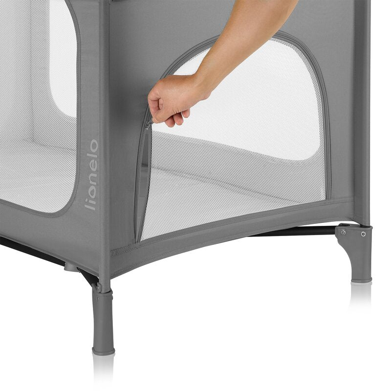 Patut pliant, Lionelo, Jasmin Easy Fold, Pana la 15 kg, Usor de pliat, Cu doua nivele, Cu saltea ergonomica T25, Cu intrare laterala cu fermoar, 2 roti cu frana, 123 x 67 cm, Conform cu EN 716, 0-36 luni, Gri