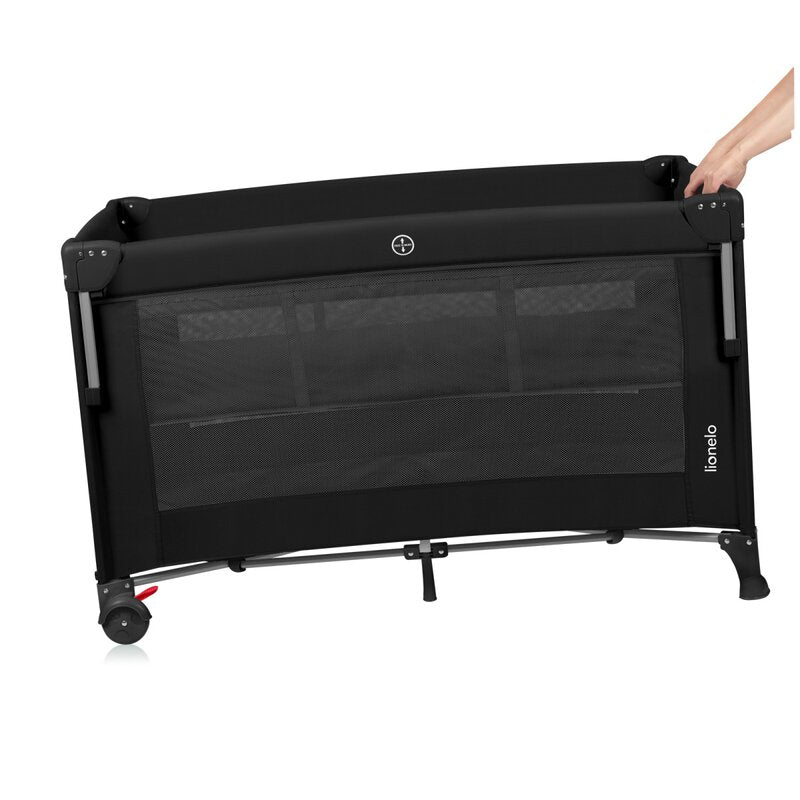 Patut pliant multifunctional, Lionelo, Ellen, Cu laterala culisanta, Nivel suplimentar, Intrare laterala cu fermoar, 2 roti, Saltea pliabila si geanta de transport incluse, 0- 36 luni, Pana la 15 kg, 120x60 cm, Conform cu EN 716, Negru