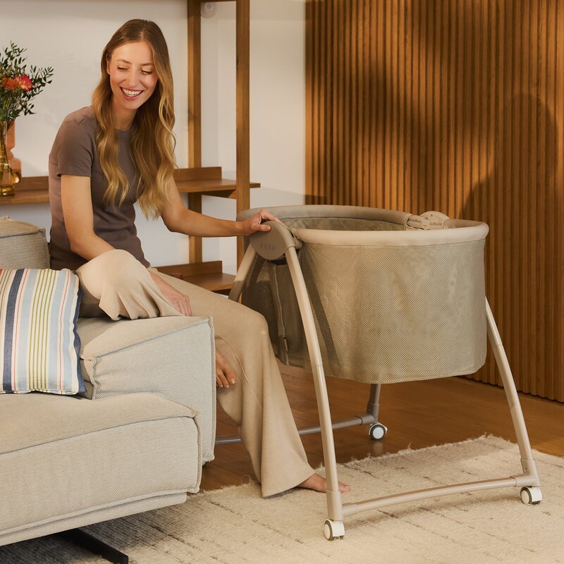 Patut si balansoar portabil Lionelo, Gaya 2 in 1, cu functie de leganat si muzica, 3 viteze de leganat reglabile, saltea T25, controlat prin telecomanda sau panou, pana la 9 kg, 0 luni+, 93 x 68 x 81 cm, bej latte