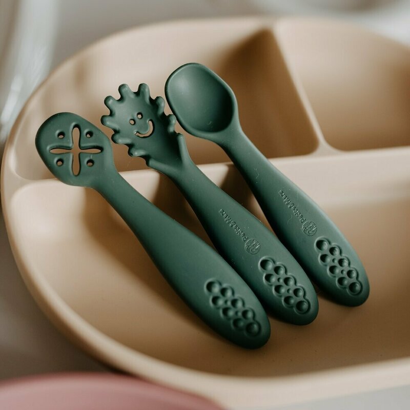 Set 3 lingurite, Petite&Mars, Diverse forme, Pentru supa, paste, alimente usoare, Dezvolta simturile si abilitatile senzoriale, Silicon, Fara BPA, 6 luni+, Verde