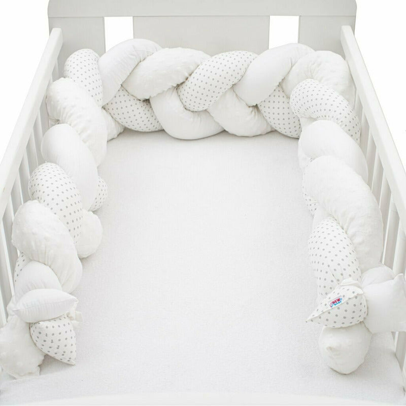 Protectie laterala, New Baby, Pentru patut, Tip Bumper impletit, Din bumbac, Din materiale certificate Oeko Tex Standard 100, Lungime 225 cm, Minky/Dot grey