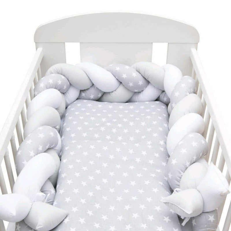 Protectie laterala, New Baby, Pentru patut, Tip Bumper impletit, Din bumbac, Din materiale certificate Oeko Tex Standard 100, Lungime 225 cm, Stars grey/white