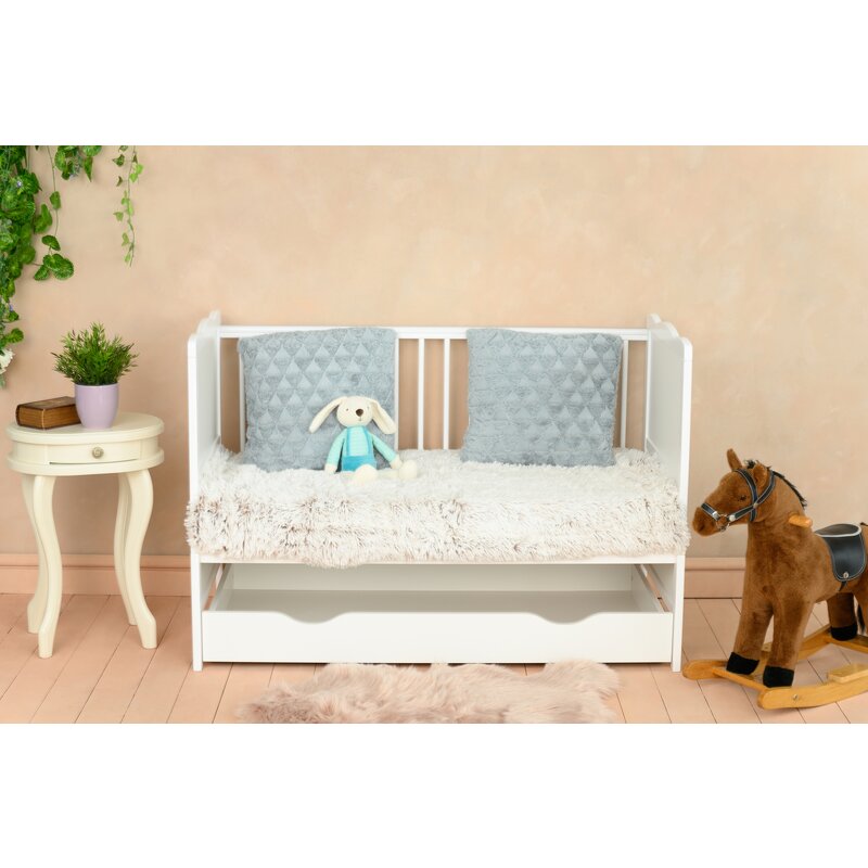 Patut din lemn bebe, 120x60 cm, Cu sertar, Cu sina speciala pentru dentitie, Multifunctional, EN716-1, EN716-2, Alb, Qmini, Julia