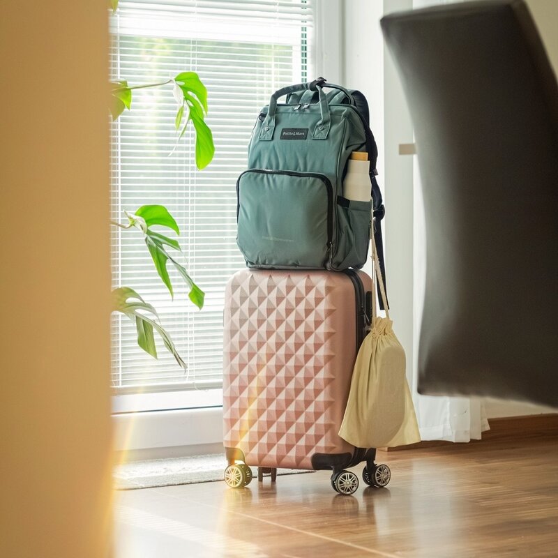 Rucsac pentru mamici, Petite&Mars, Jack, Cu 11 compartimente, Cu buzunare termice, Saltea de infasat inclusa, 30 x 42 x 15 cm, Albastru