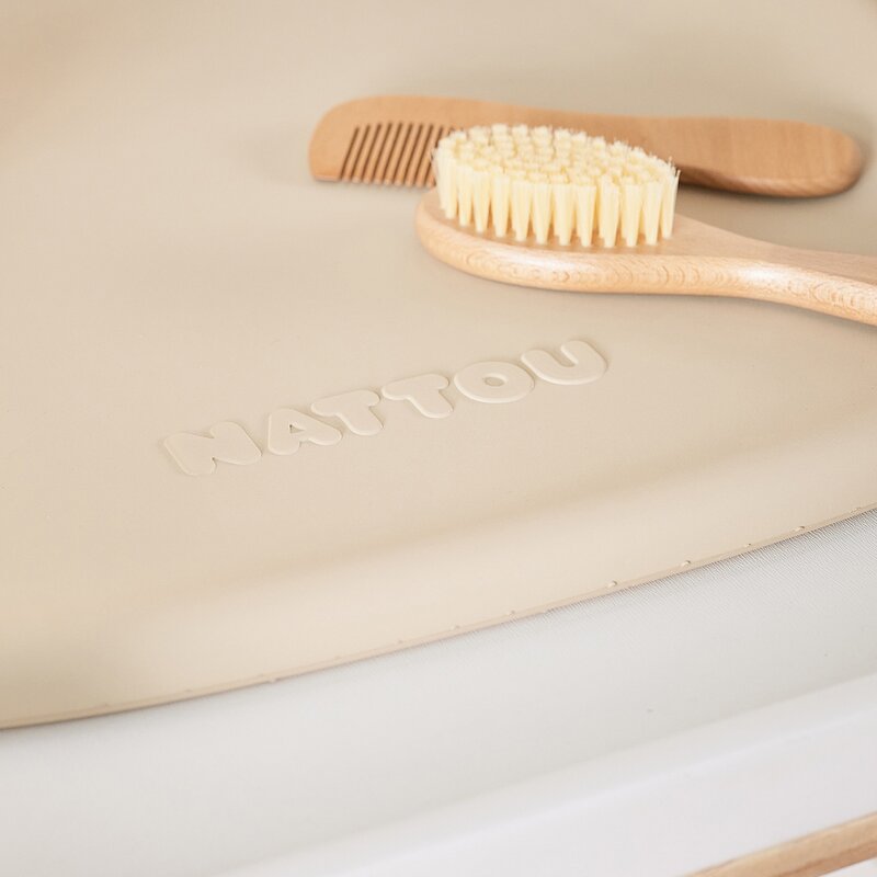 Saltea de infasat, Nattou, Softy, Moale, Utilizabil si fara husa, Design ergonomic, Spuma PU, 70x50x10 cm, Fara BPA, 0 luni+, Beige