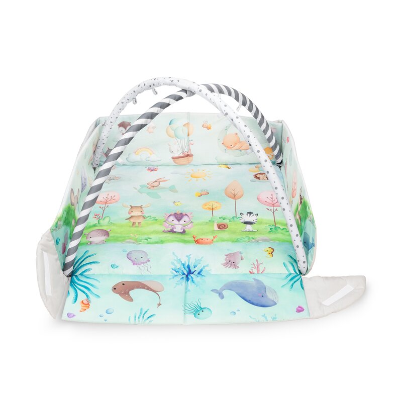 Salteluta interactiva, Lionelo, Anika, 8 jucarii senzoriale, detasabile, fosnaitoare, logopedice, Lavabila la masina, Husa din bambus, 116x112 cm, Multicolor