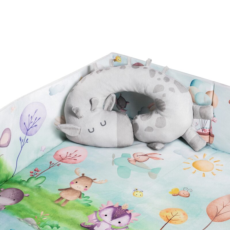 Salteluta interactiva, Lionelo, Anika, 8 jucarii senzoriale, detasabile, fosnaitoare, logopedice, Lavabila la masina, Husa din bambus, 116x112 cm, Multicolor
