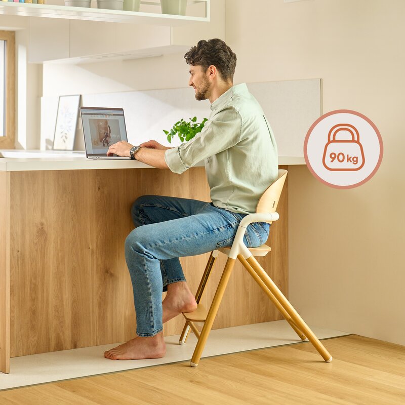 Scaun de masa multifunctional Celia, Lionelo, Din lemn de fag, 6 luni- adult, Reglabil pe inaltime, Spatar lat, Sezut ergonomic, Tavita silicon, Suport de picioare reglabil, Greutate maxima 90 Kg, Alb/Natural