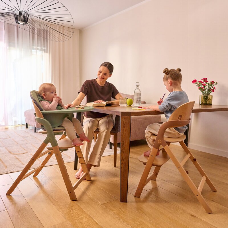 Scaun de masa multifunctional Megan, Lionelo, Din lemn de fag, 6 luni- adult, Reglabil pe inaltime, Husa impermeabila, Tavita silicon, Suport de picioare reglabil, Greutate maxima 110 Kg, Gri