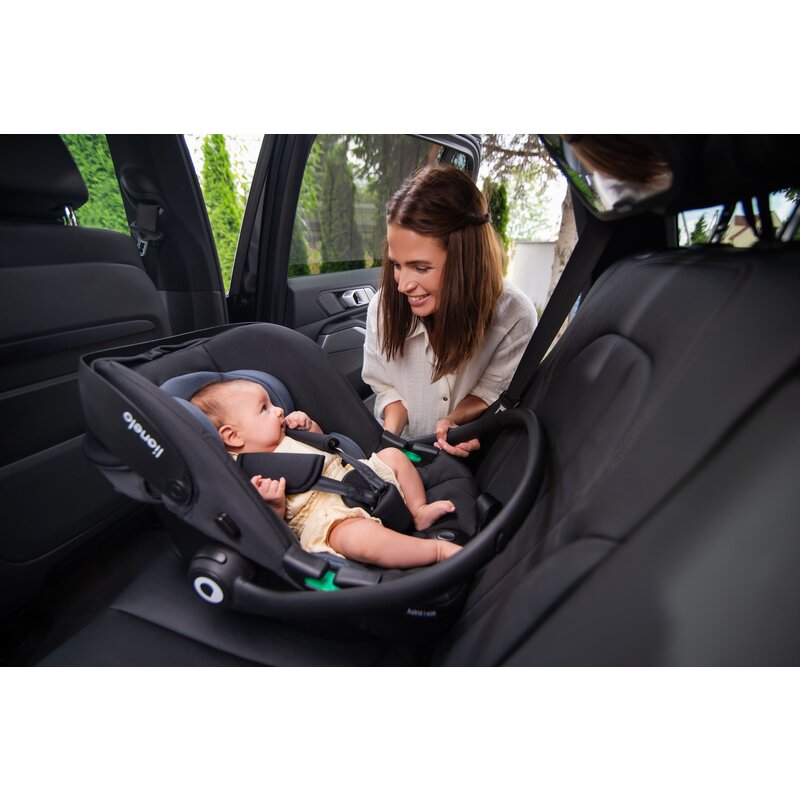 Scoica auto, Lionelo, i-Size Astrid, 0-13 Kg, 40-87 cm, Cu maner si capotina reglabile, Cu protectie laterala avansata, Salteluta confortabila, Testat ADAC, Conform cu standardul european de securitate R129, Bej