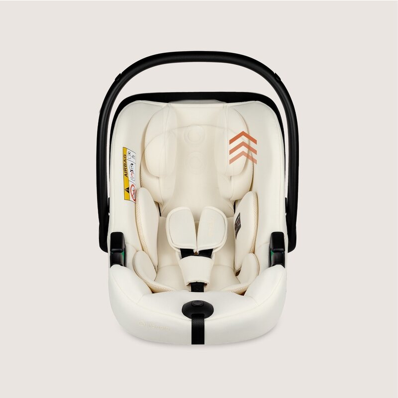 Scoica auto, Lionelo, i-Size Astrid, 0-13 Kg, 40-87 cm, Cu maner si capotina reglabile, Cu protectie laterala avansata, Salteluta confortabila, Testat ADAC, Conform cu standardul european de securitate R129, Crem