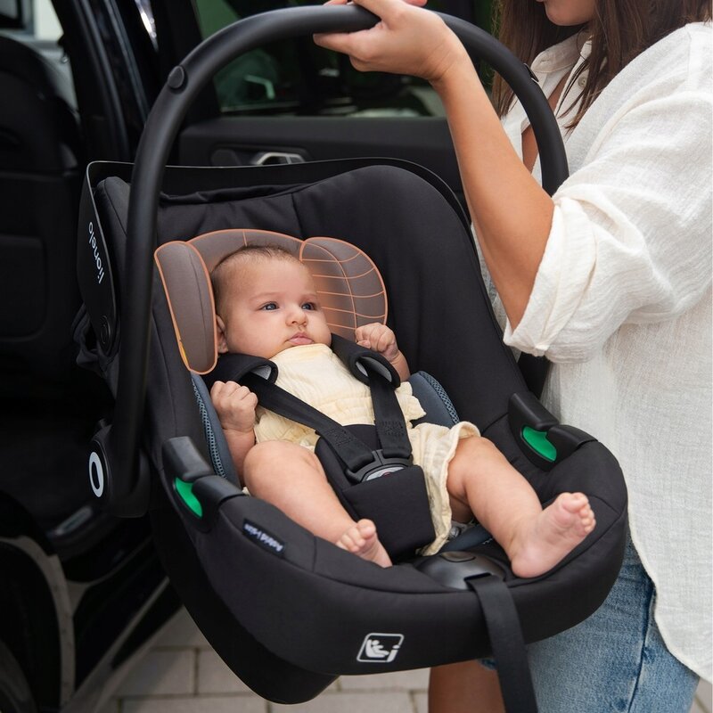 Scoica auto, Lionelo, i-Size Astrid, 0-13 Kg, 40-87 cm, Cu maner si capotina reglabile, Cu protectie laterala avansata, Salteluta confortabila, Testat ADAC, Conform cu standardul european de securitate R129, Crem