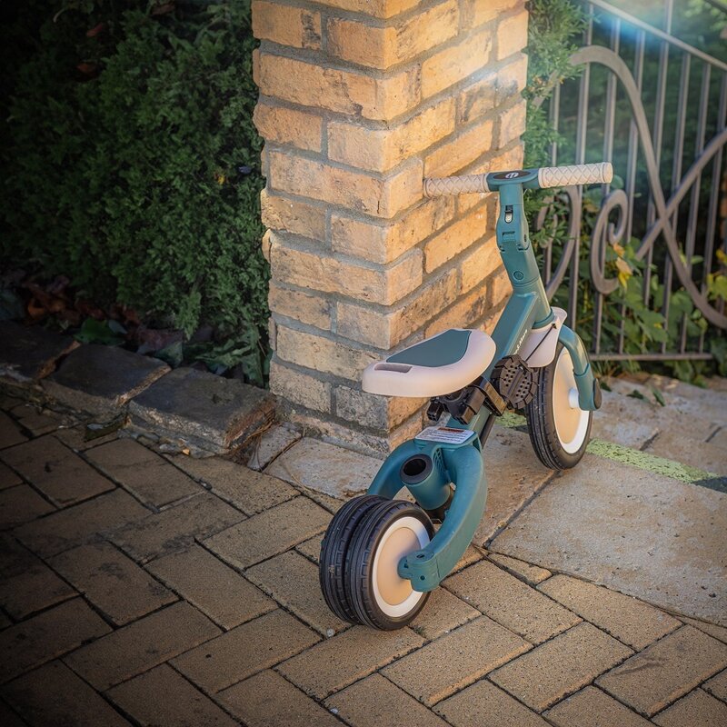 Tricicleta, Petite&Mars, Turbo, Editie limitata, 5 in 1, Multifunctionala, Vehicul de impins, Bicicleta cu/fara pedale, Cu maner de ghidaj, Detasabil, Roti din cauciuc, Pana la 25 kg, 1.5-5 ani, Dino Park